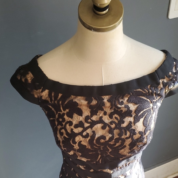Tadashi Shoji Banded Lace  Black and Tan Maxi Gown with Flutter Cap Slee… - Picture 8 of 12